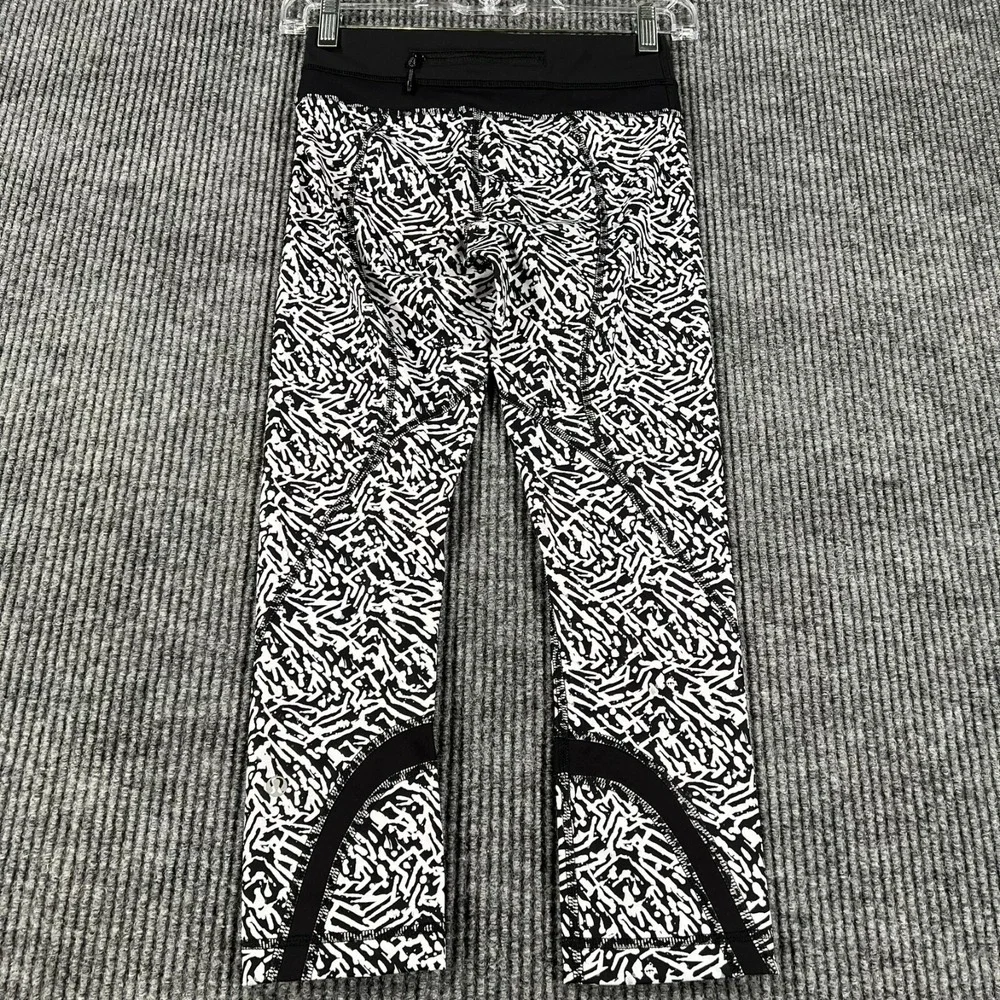 Lululemon Leggings Womens‎ Size 2 Black White Activewear Workout Casual Gym